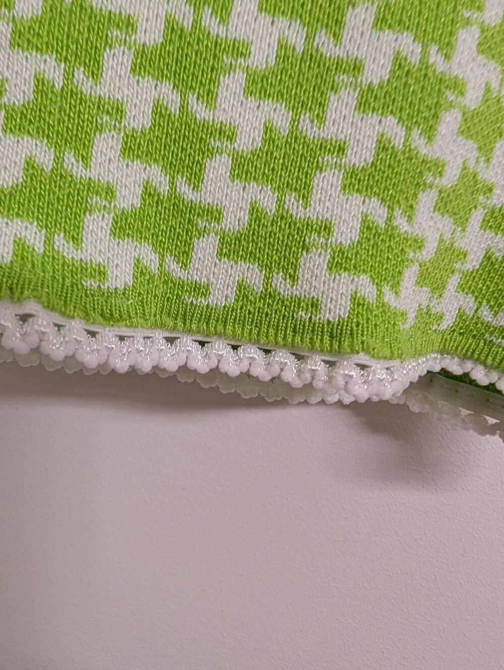 GREEN & WHITE HOUNDSTOOTH KNIT CROP CAMI SIZE MEDIUM 💚✨ - Picture 4 of 6